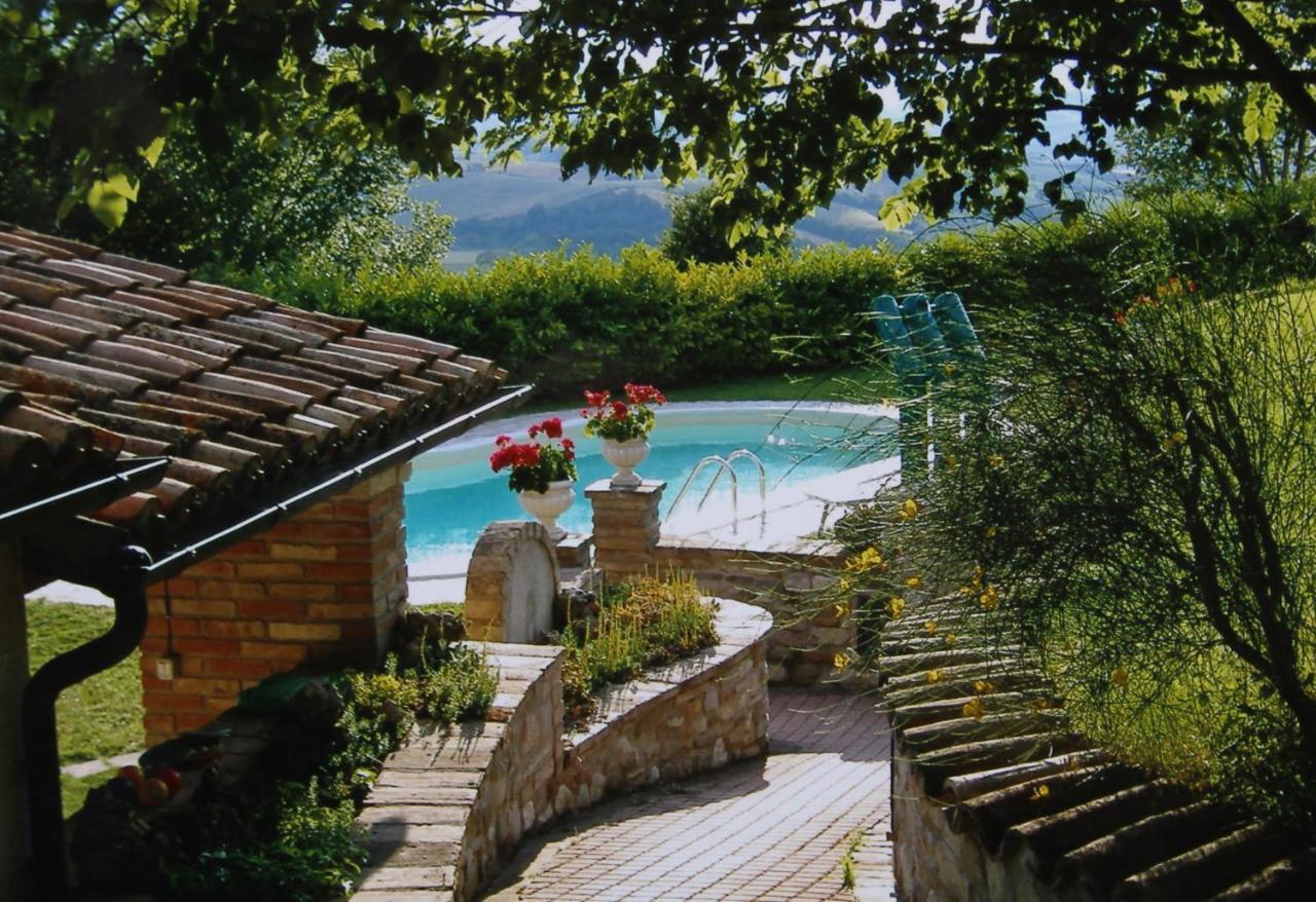 La Collina Dei Ciliegi Apartment Cagli Luaran gambar
