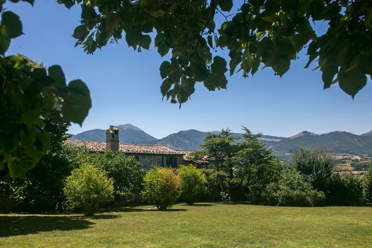La Collina Dei Ciliegi Apartment Cagli Luaran gambar